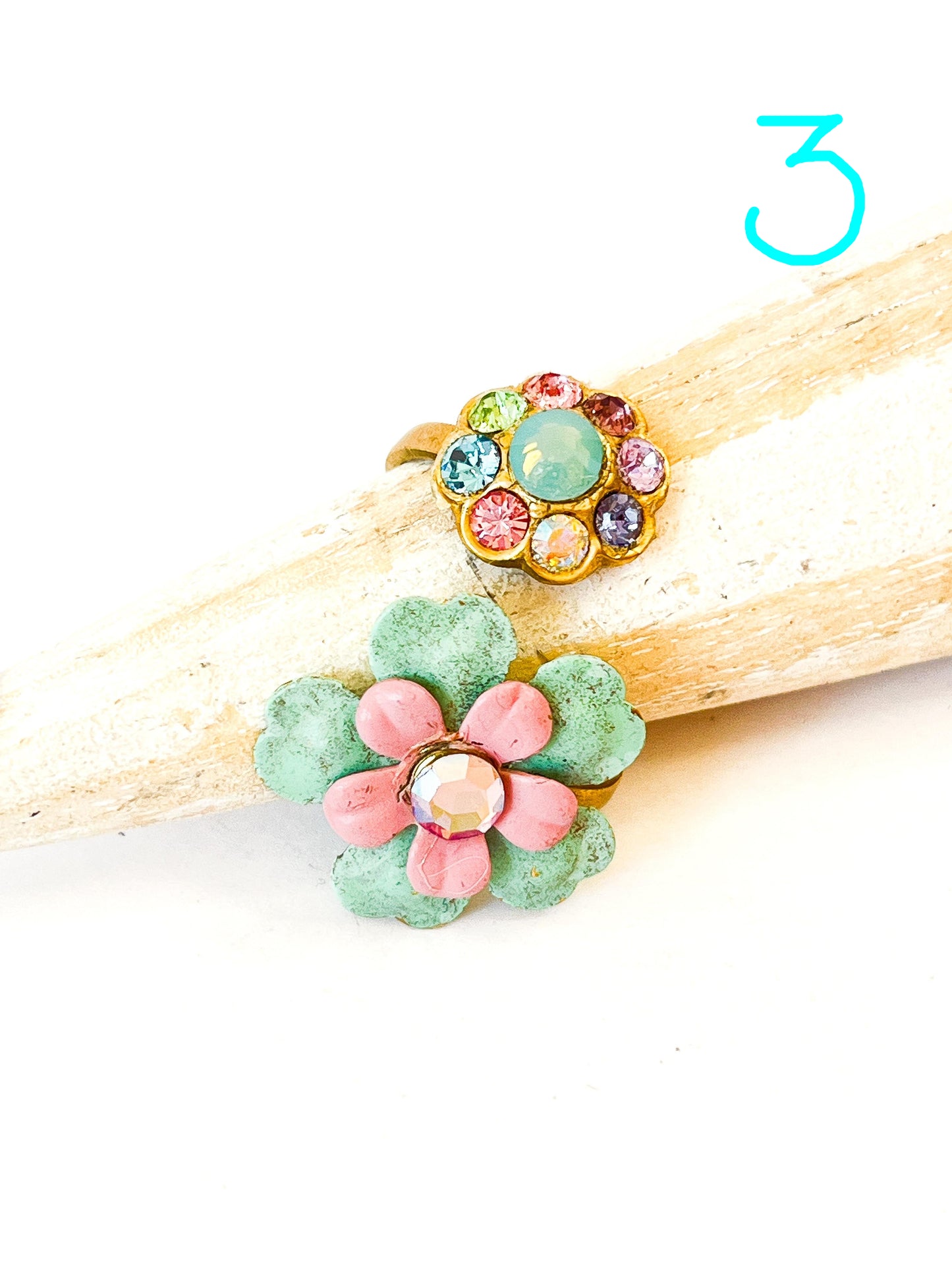 Anillos Ajustables de Flores Esmaltadas y Cristales Multicolor - Elige Opciones -