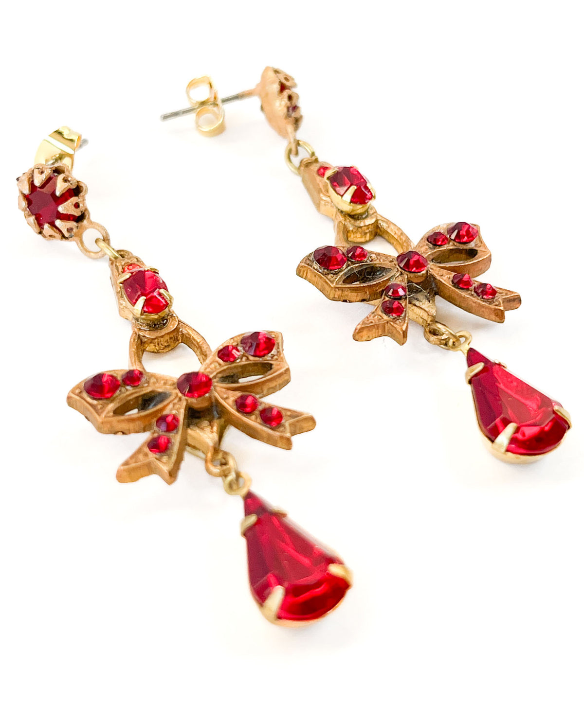 Aros Lazo Dorados con Cristales Rojos