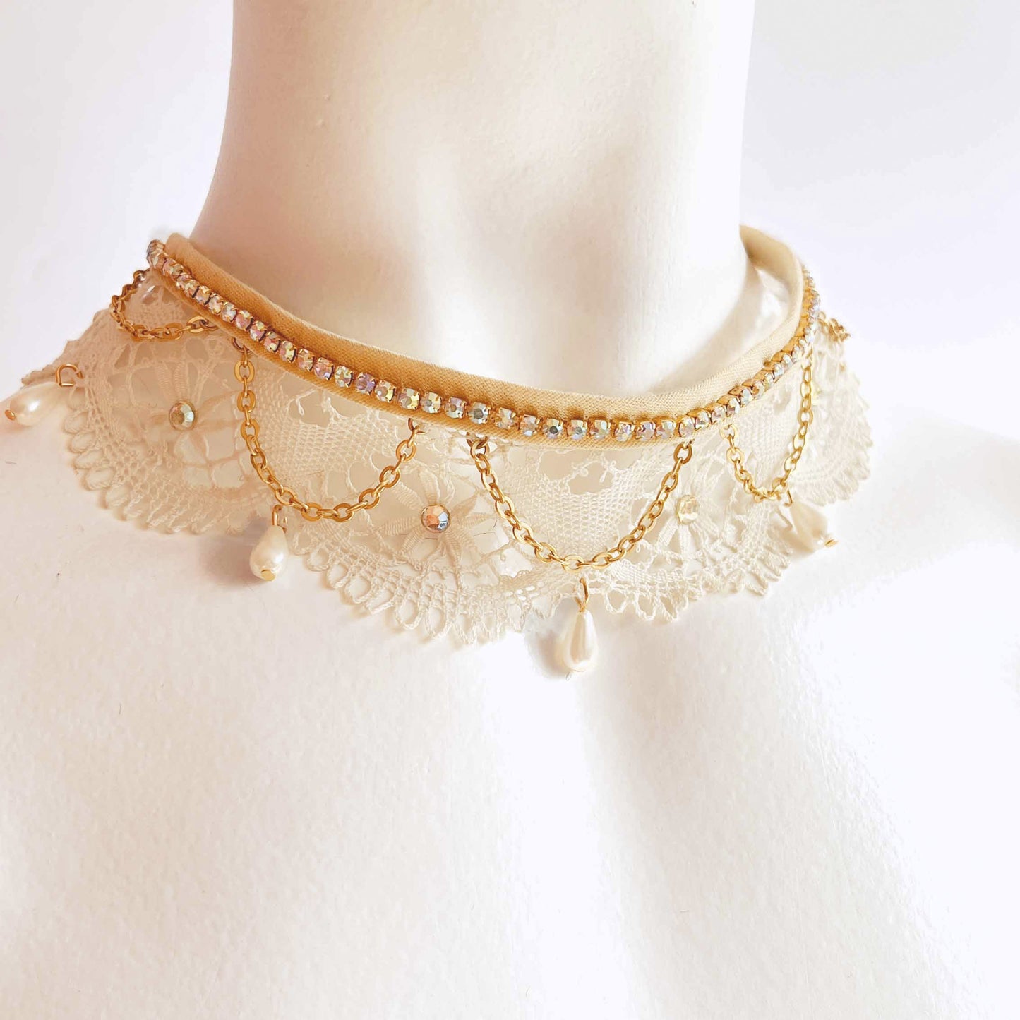 Emma Choker Necklace