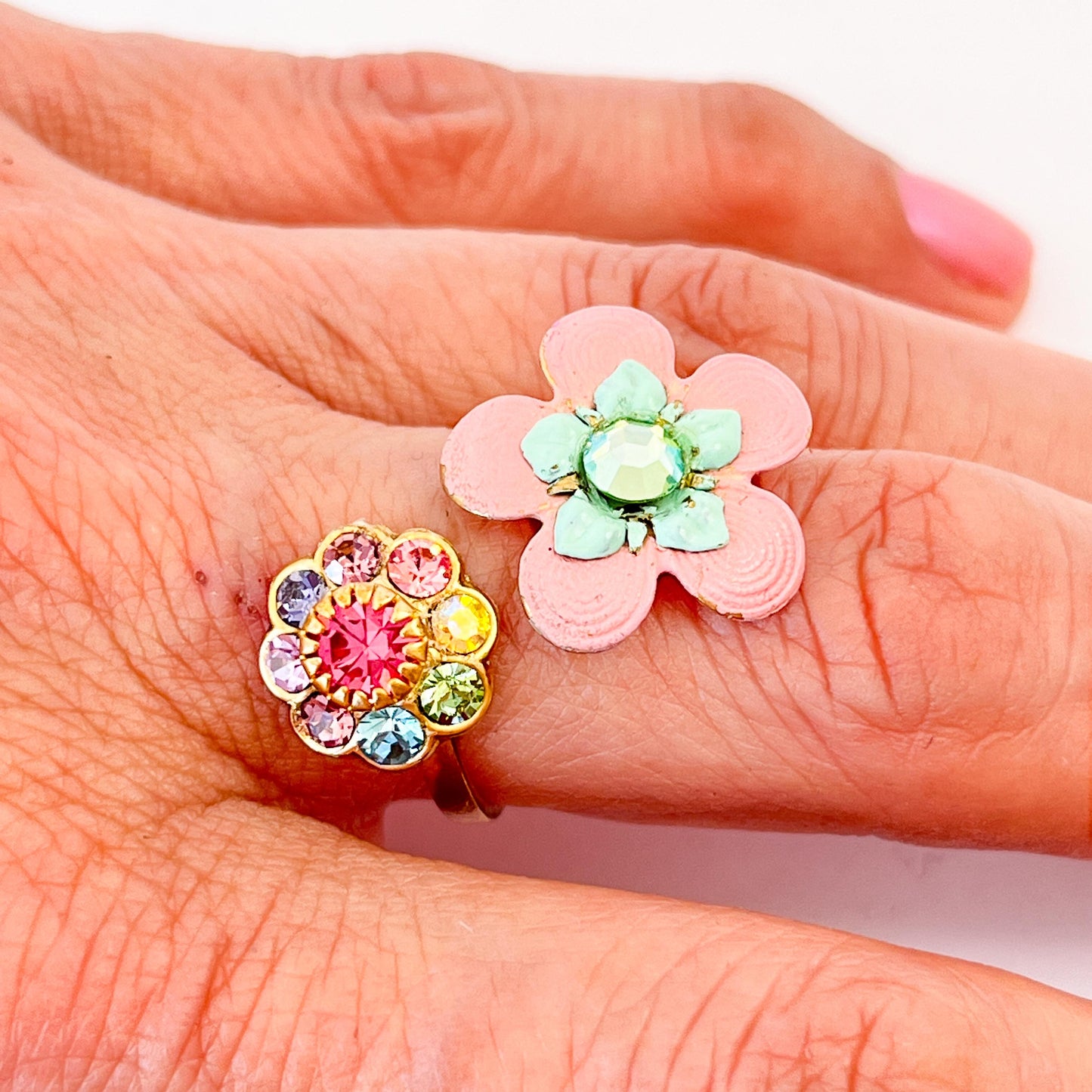 Anillos Ajustables de Flores Esmaltadas y Cristales Multicolor - Elige Opciones -