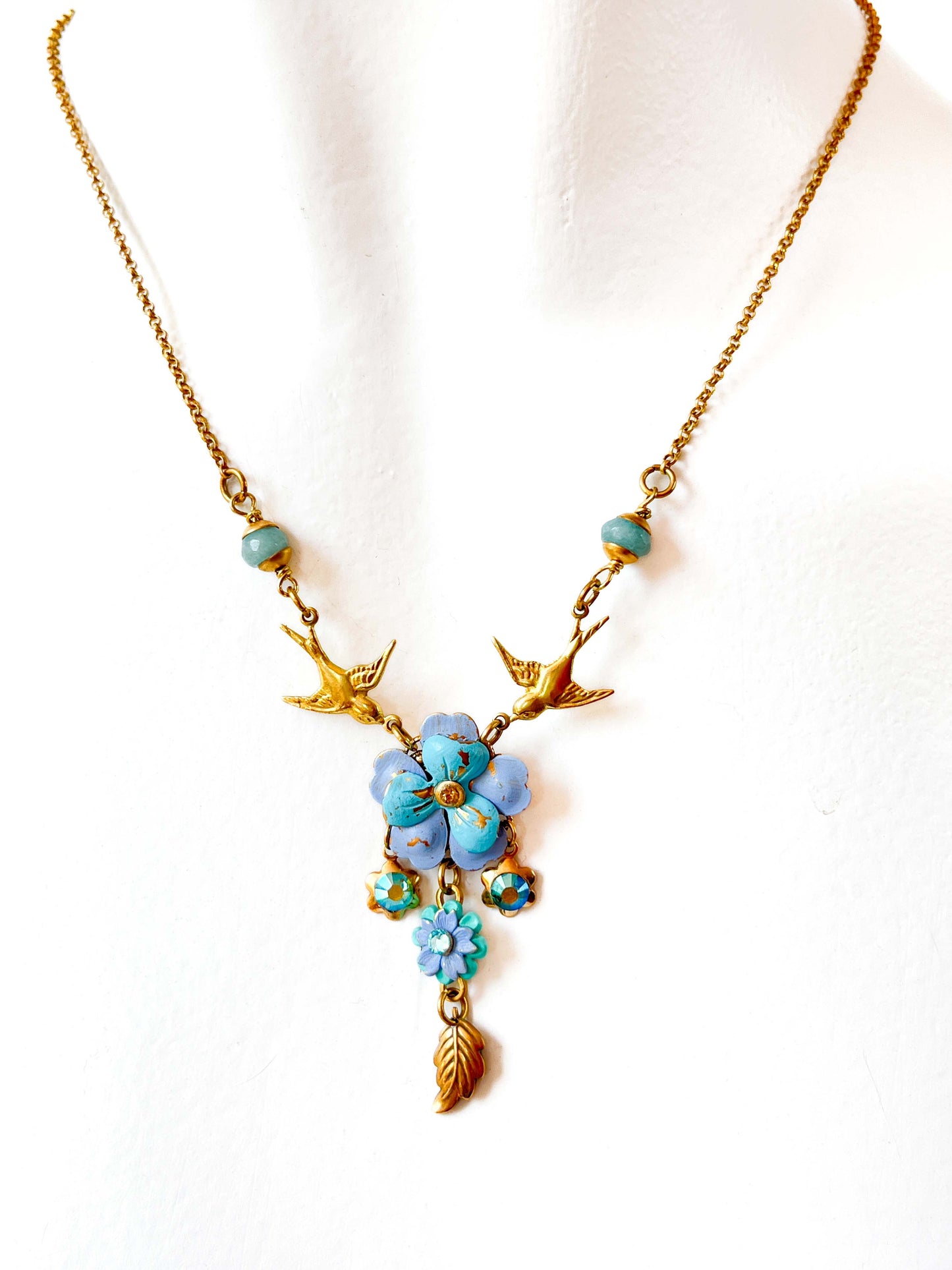 Collar Vuelo de Flores