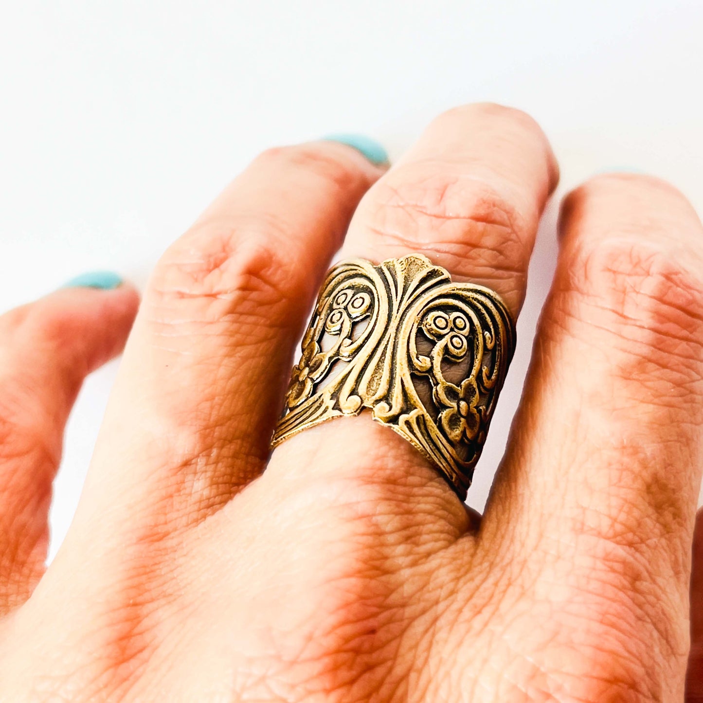 Anillo Ajustable Art Nouveau en Bronce Envejecido