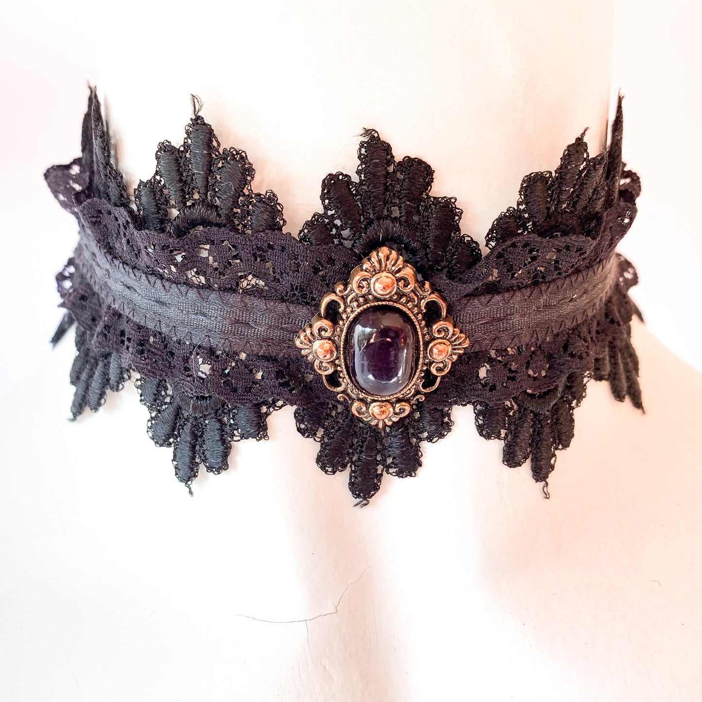 Black Chocker Whilemina