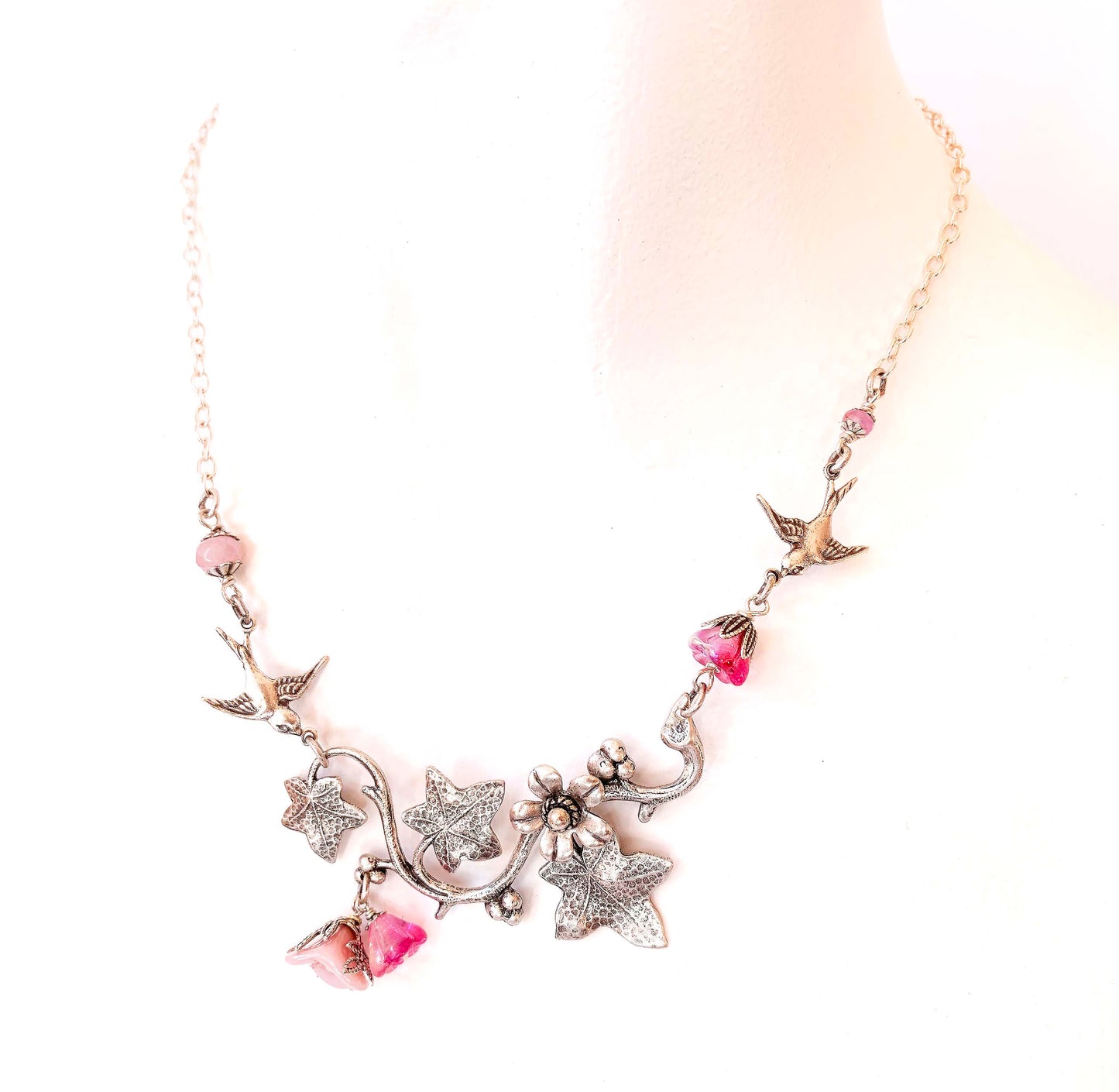 Collar Pechera Rama Florida y Golondrinas