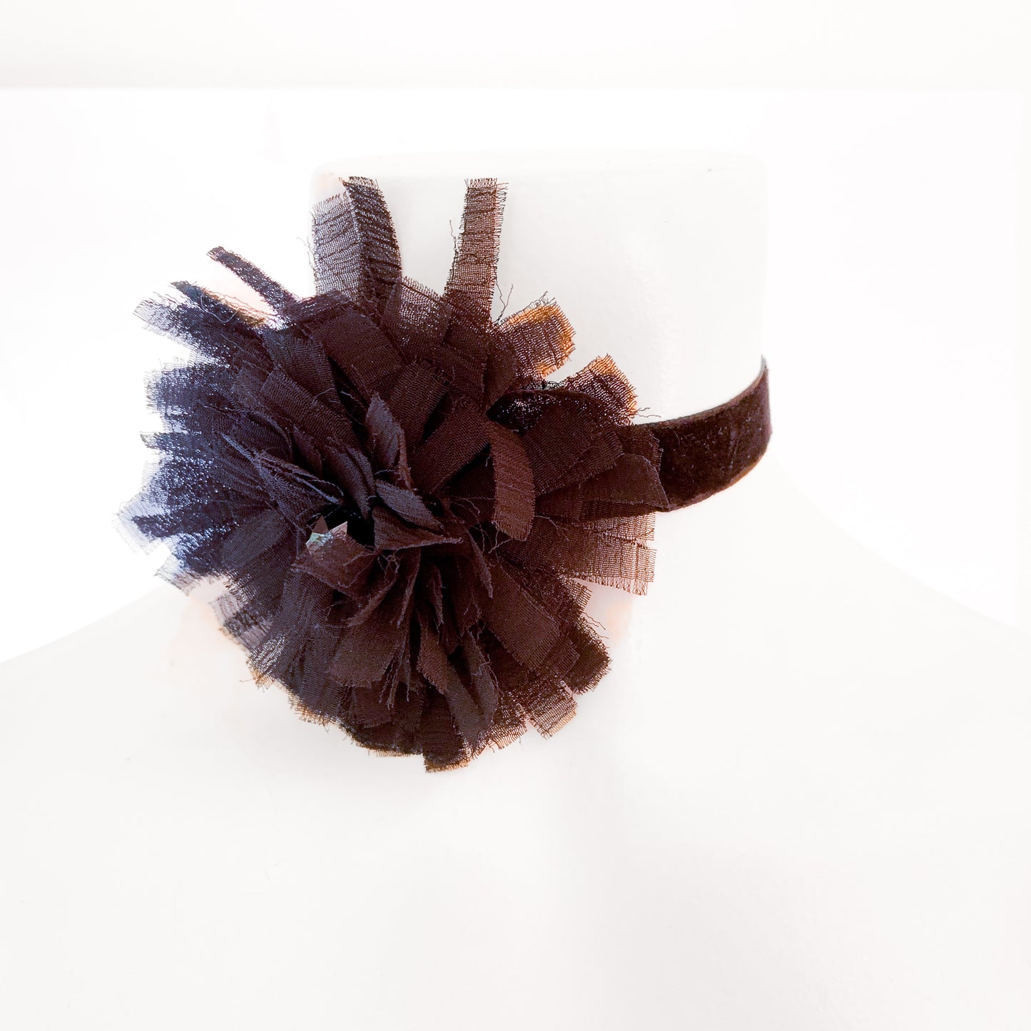 Choker Negro Flor Gasa Azabache