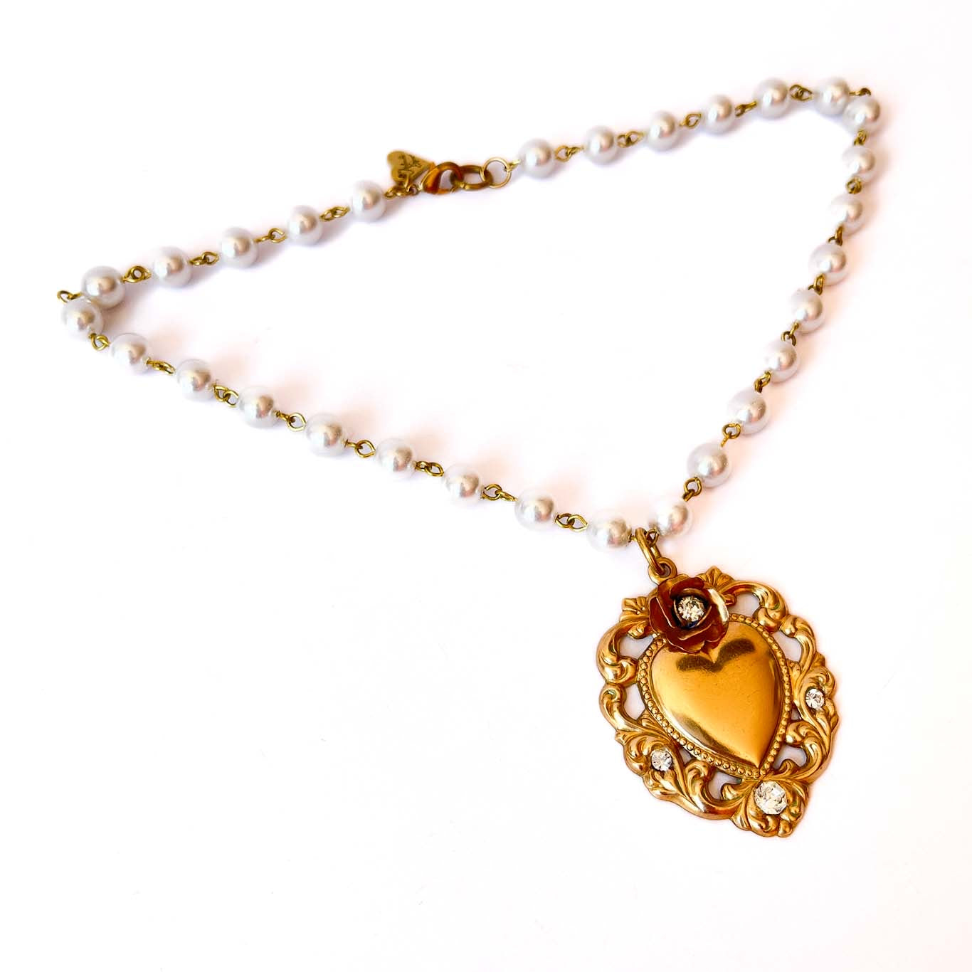 Collar Pasionaria - Colgante de Perlas y Corazón Barroco
