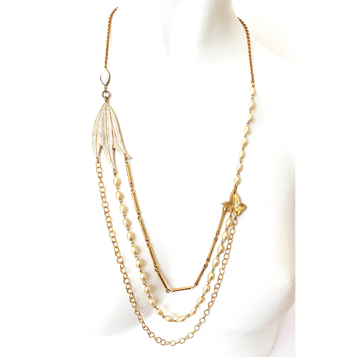 Collar Triple Hojas Doradas