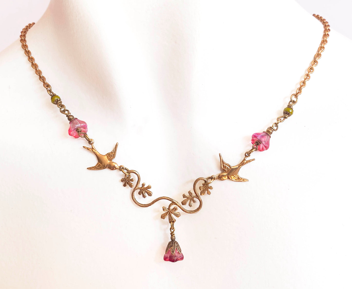 Collar Rama en Flor y Golondrinas
