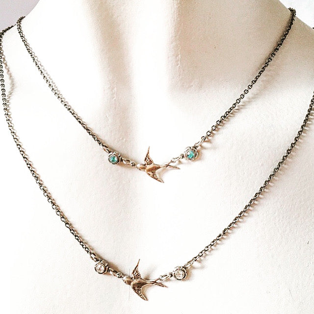 Collar Golondrina Plateada Petite