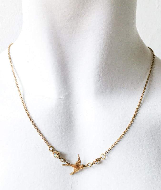 Collar Golondrina Dorada Petite
