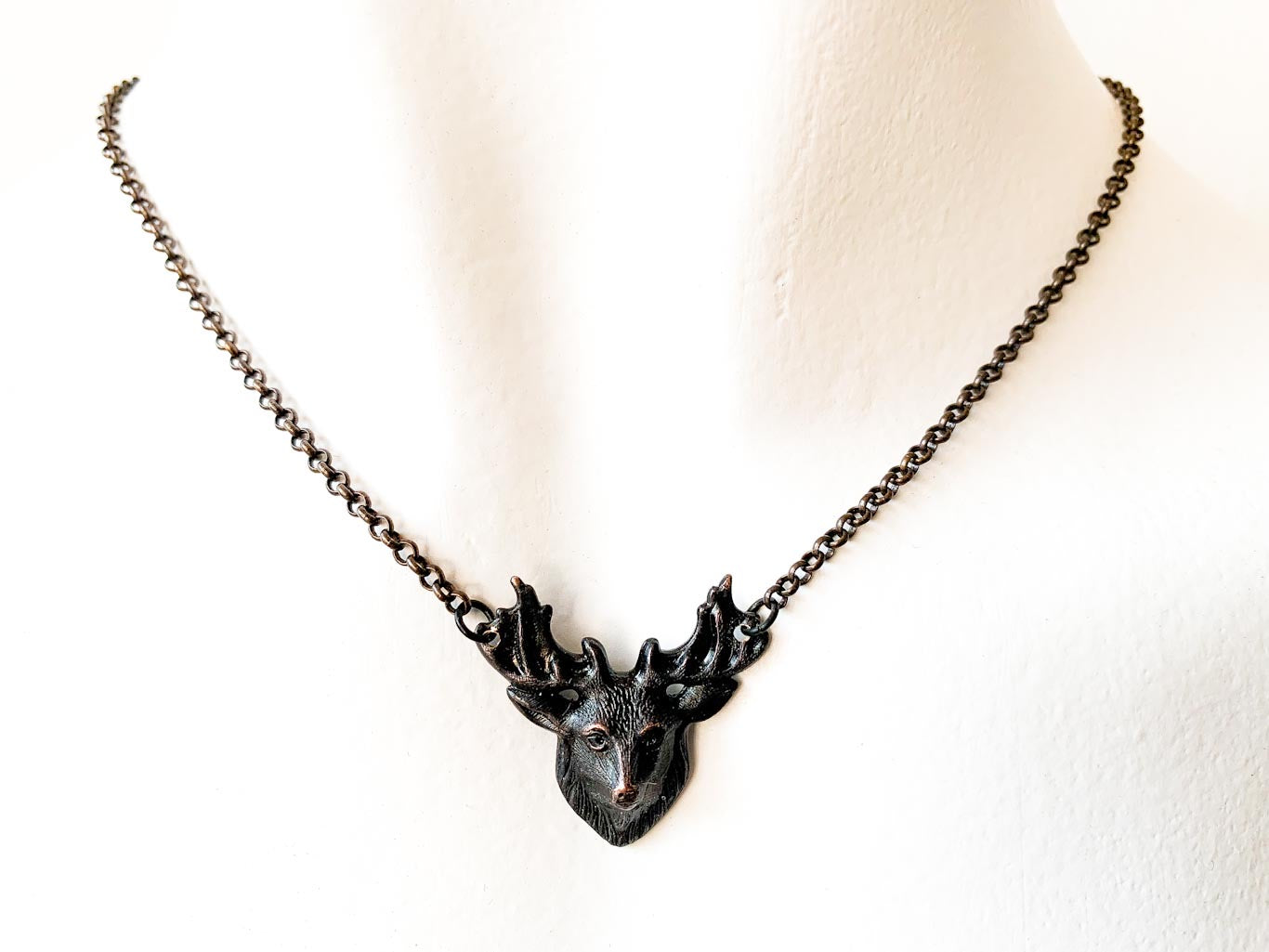 Collar Ciervo Negro