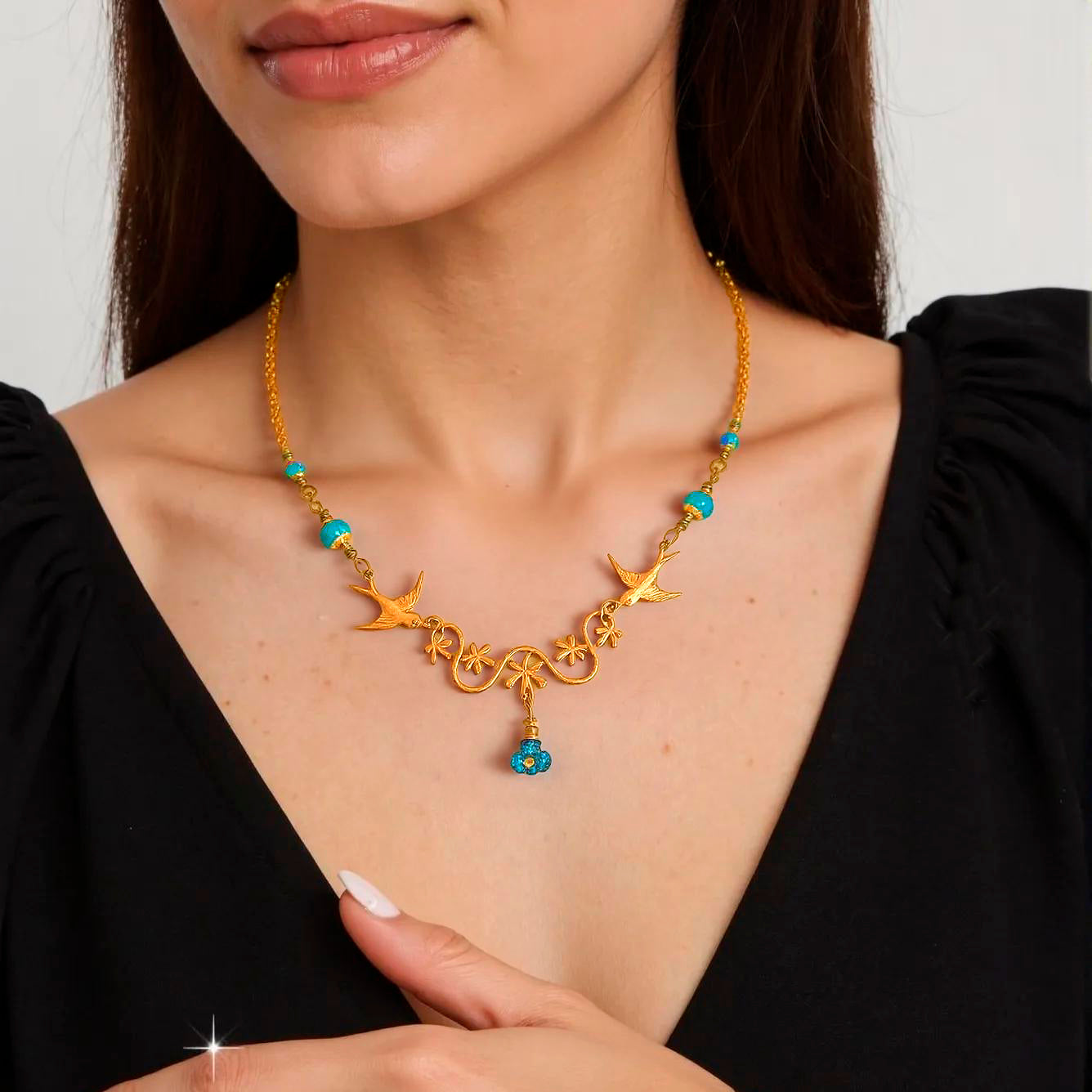 Collar Rama en Flor y Golondrinas