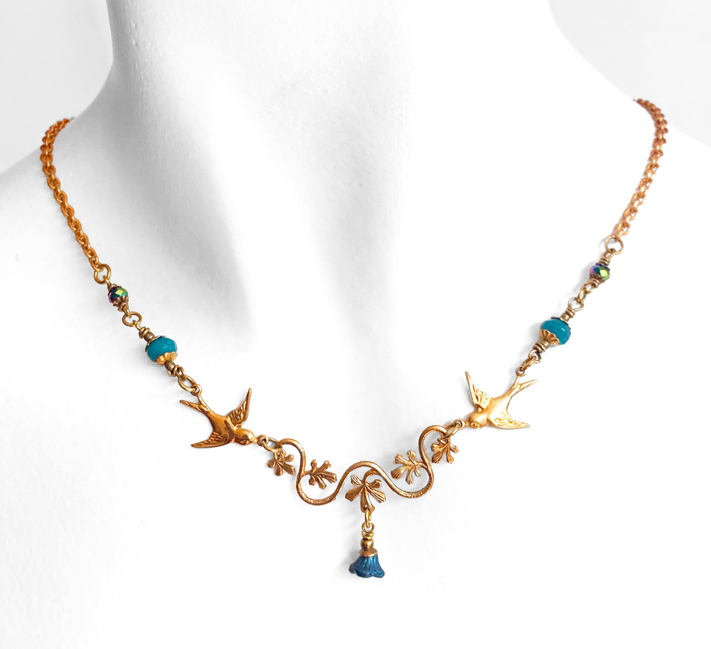 Collar Rama en Flor y Golondrinas