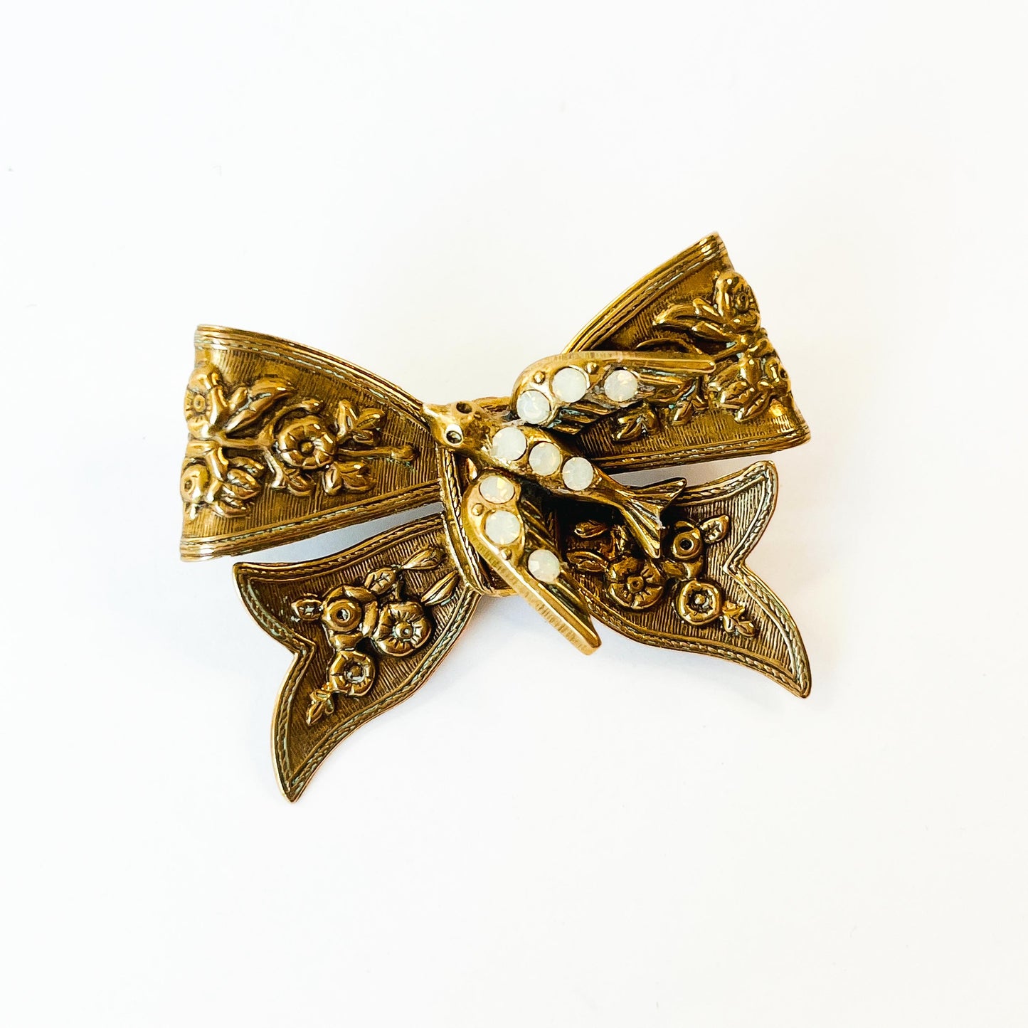 Prendedor Rosetón Vintage con Pajarito