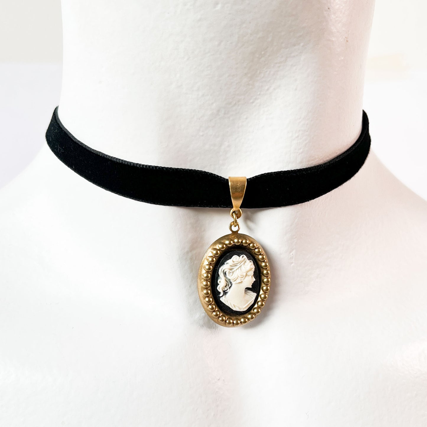 Collar Choker Camafeo