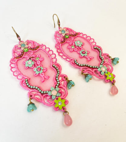 Maxi Pendientes Jardín Étereo Rosa Chicle