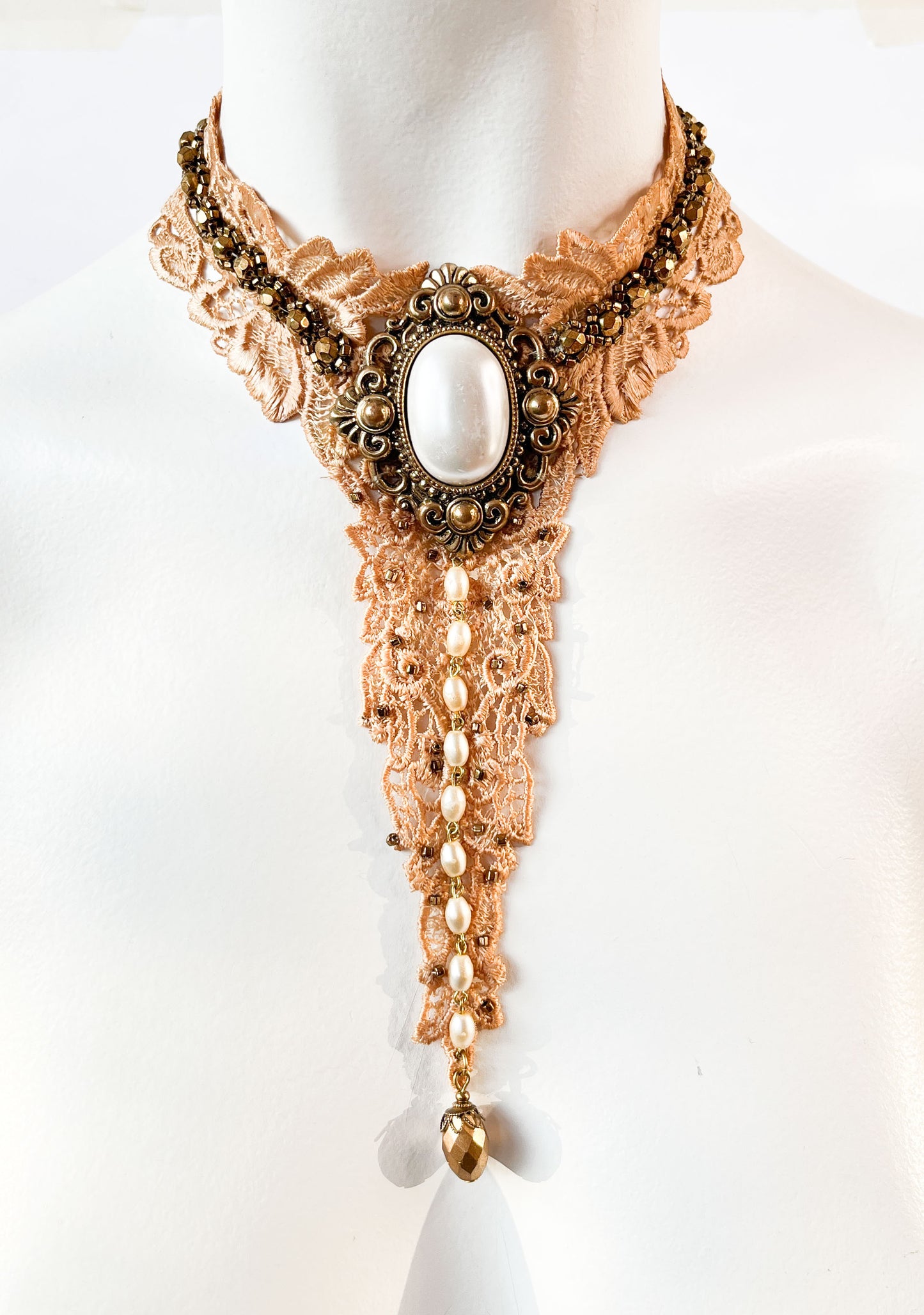 Collar Madame Opaline