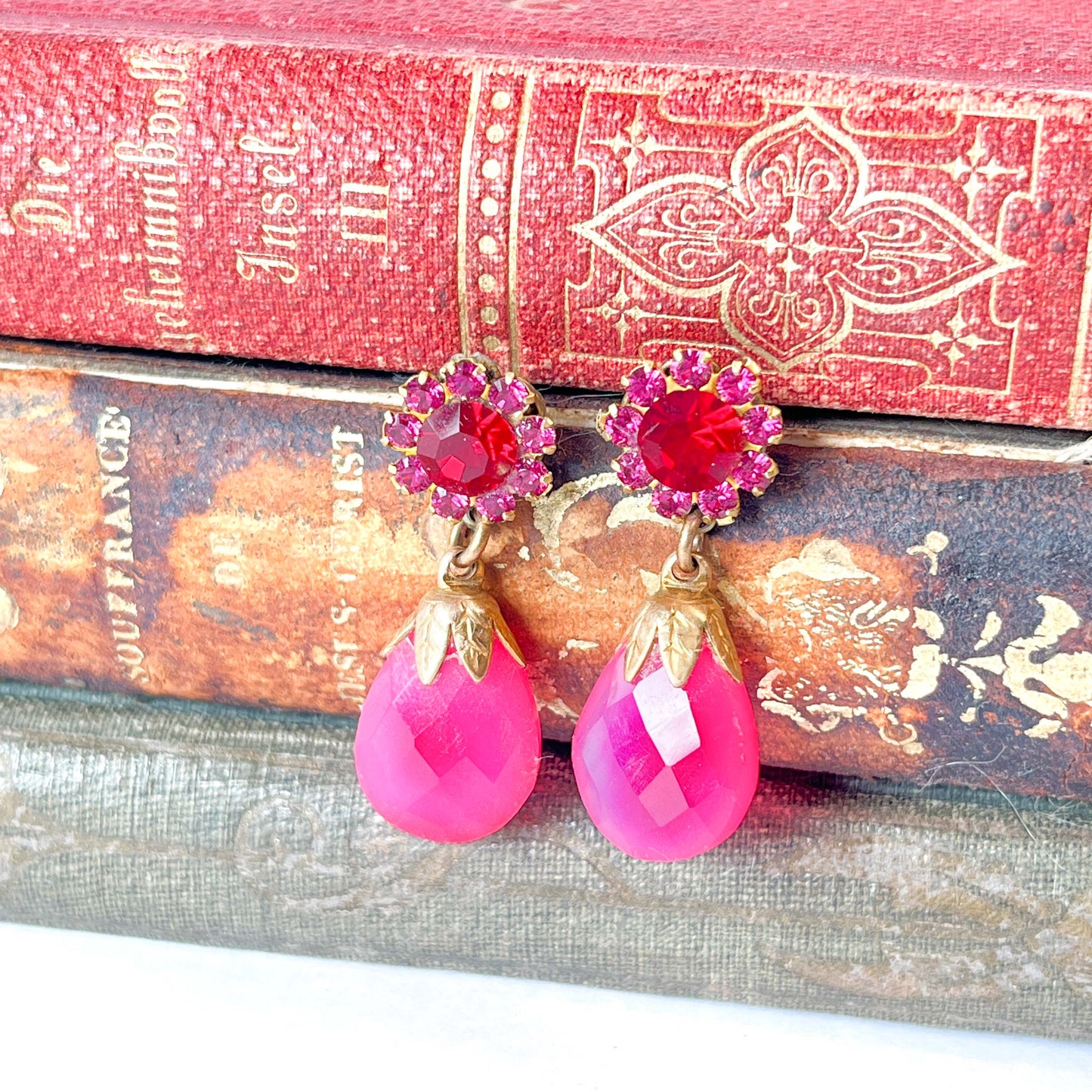 Pendientes Lágrima y Flor Fucsia