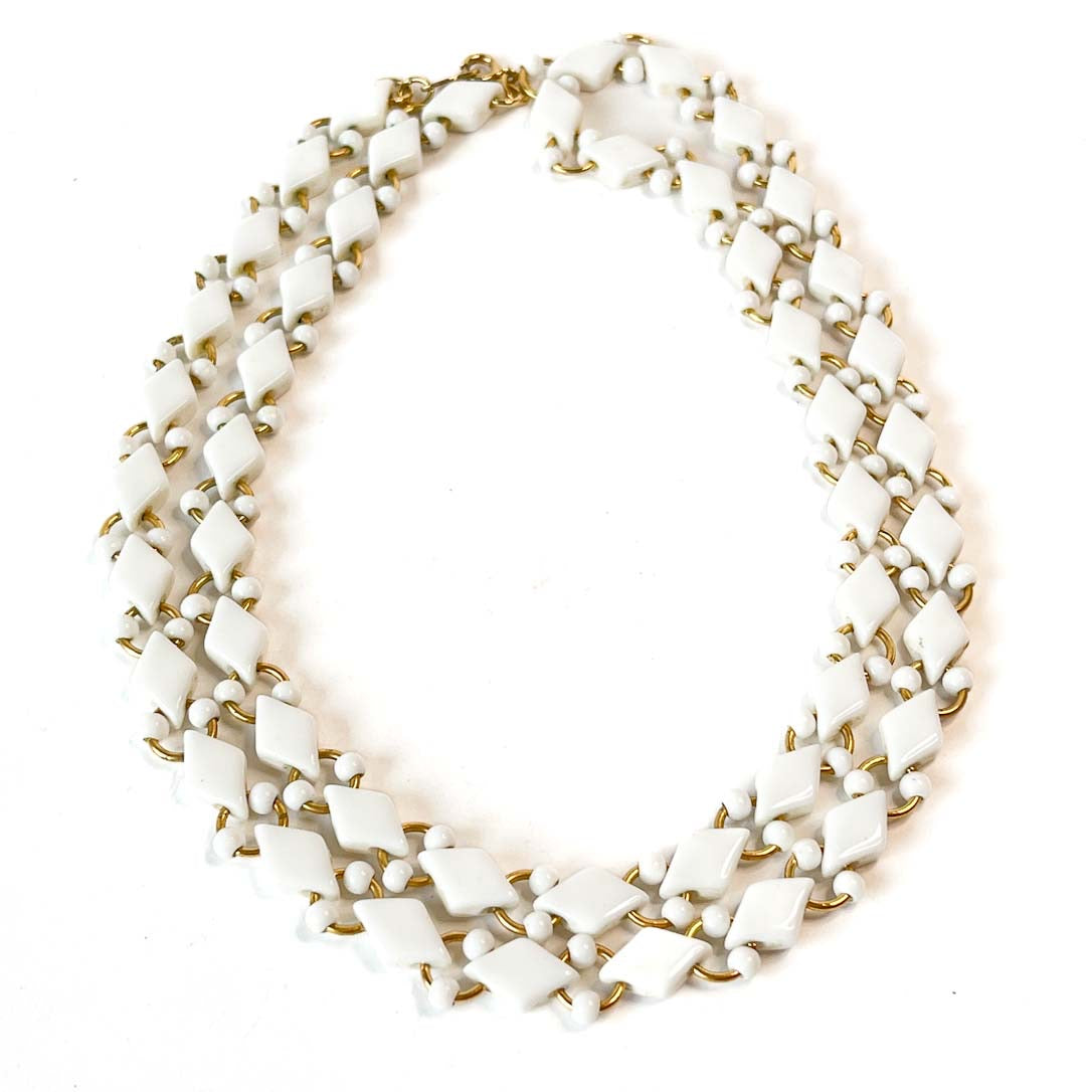 Trifari Total White Necklace - Pieza Única -