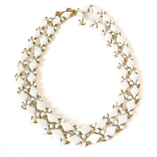 Trifari Total White Necklace - Pieza Única -