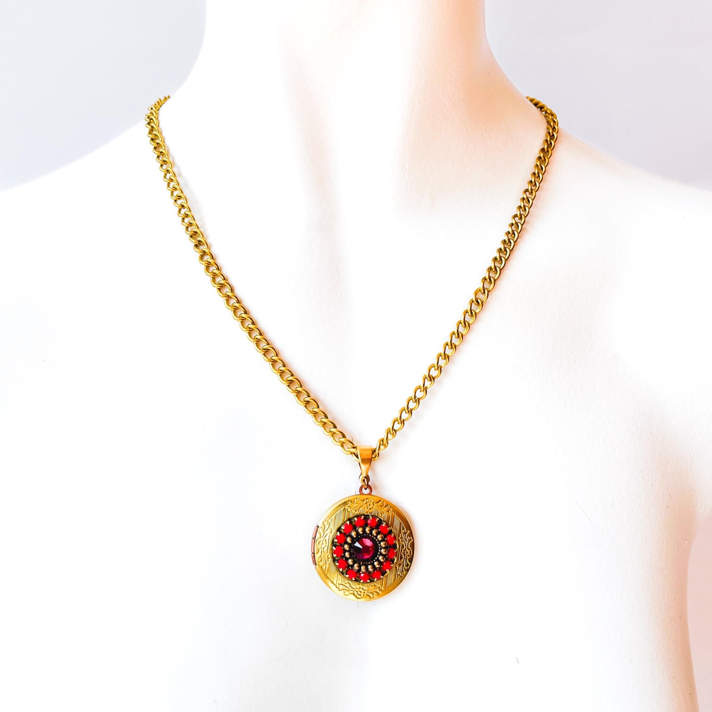Collar Relicario Joya Rojo