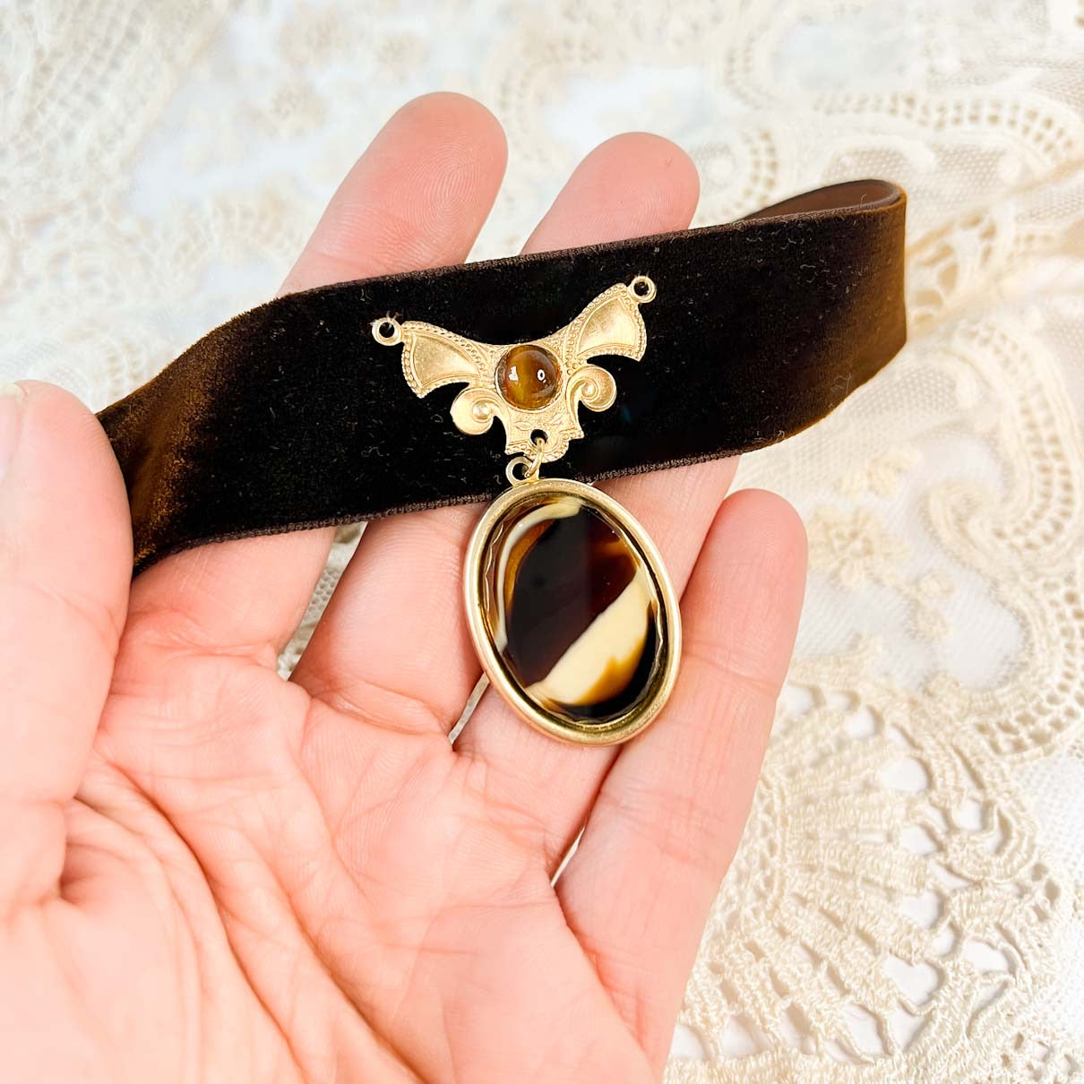 Choker Victoriano de Terciopelo y Ágata Chocolate