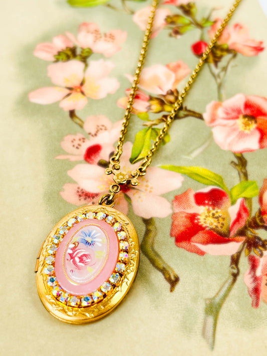 Collar Relicario Floral Jardín Rosado