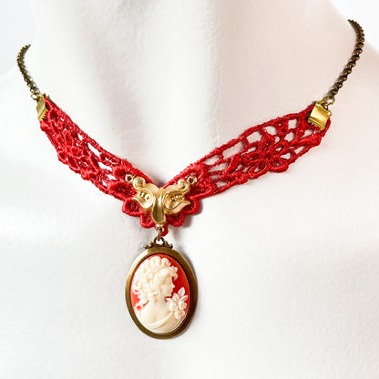 Collar Camafeo y Encaje Rojo