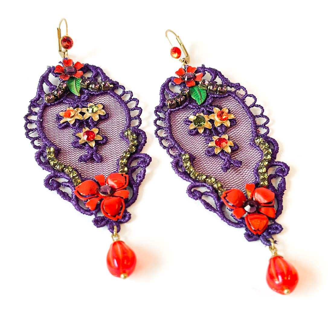 Aros Jardín Etéreo Violeta Bordados con Flores