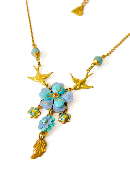 Collar Vuelo de Flores