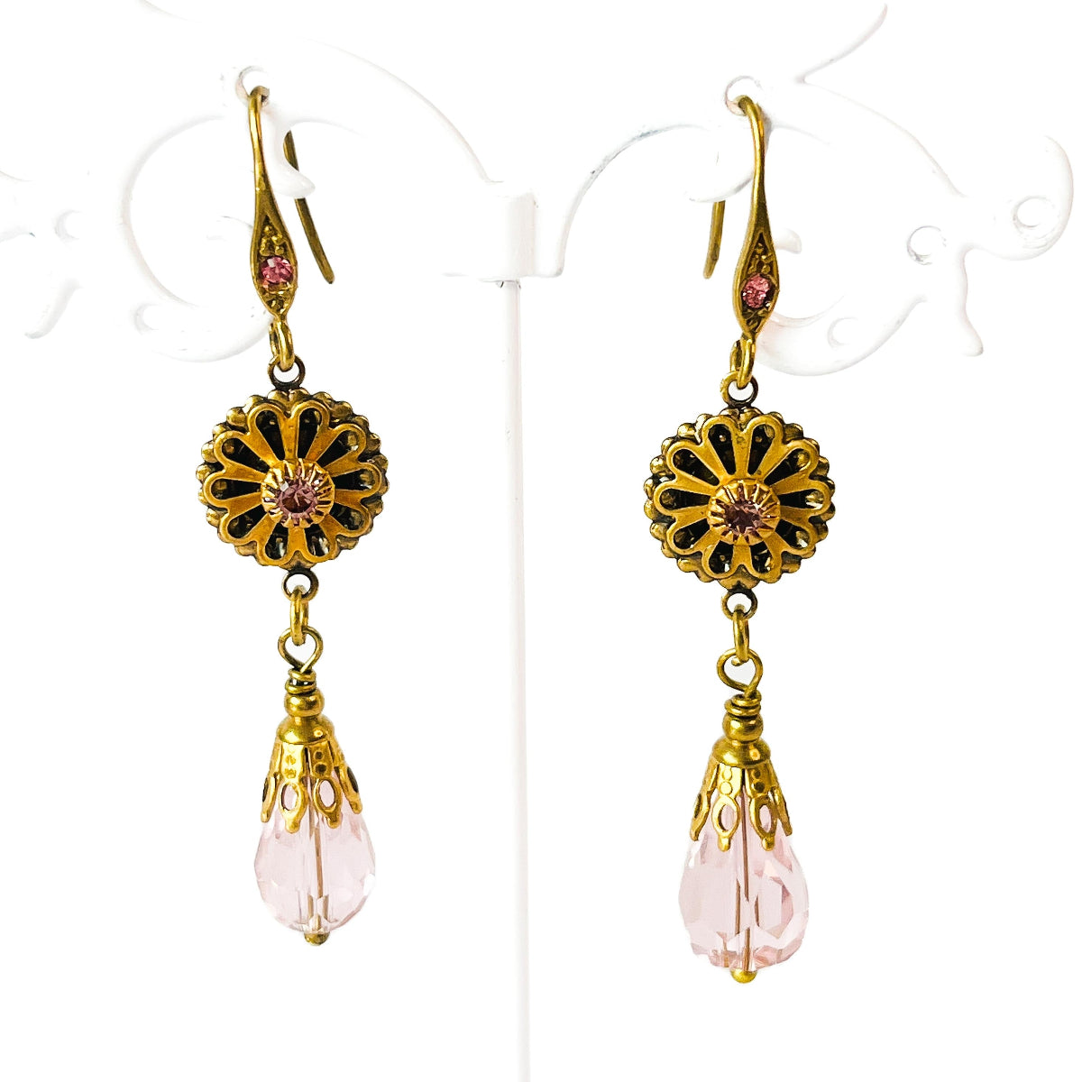 Aros Lágrima en Rosado - Joyería Inspirada en Bridgerton