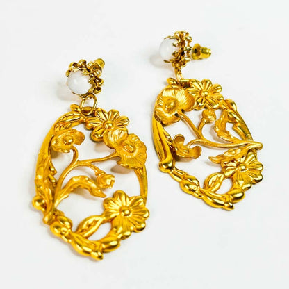 Aros Ramas en Flor dorados con diseño calado de ramas