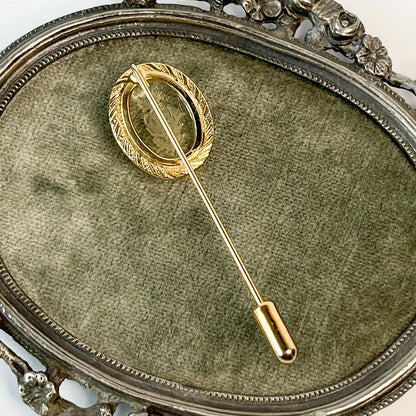 Broche Aguja con Camafeo de Cristal Tallado - Vintage -