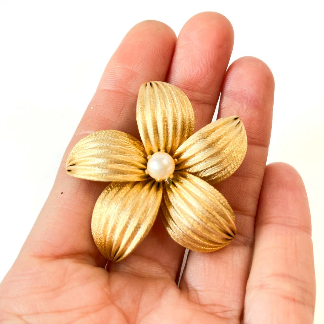 Broche Flor Dorada con Perla - vintage pre loved