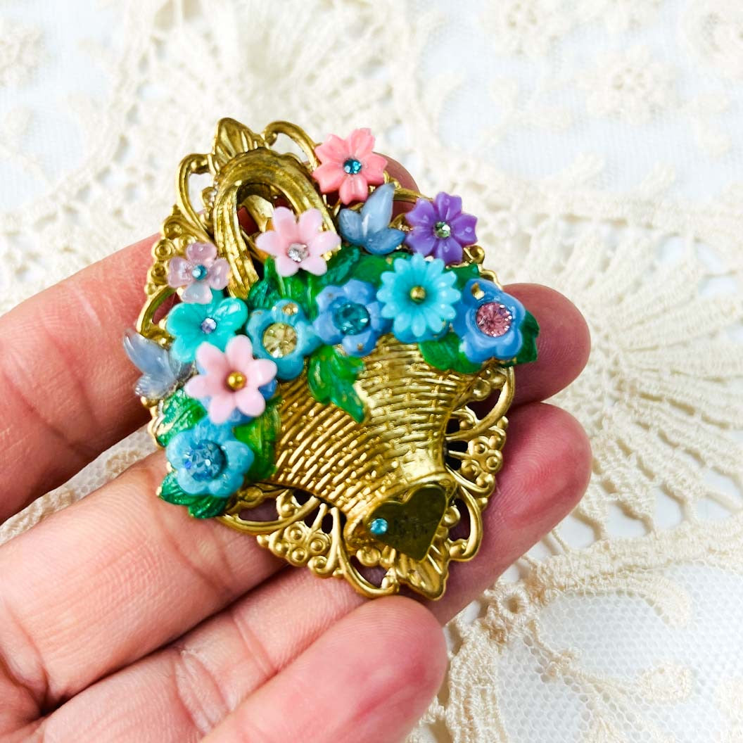 Broche canasta de flores 