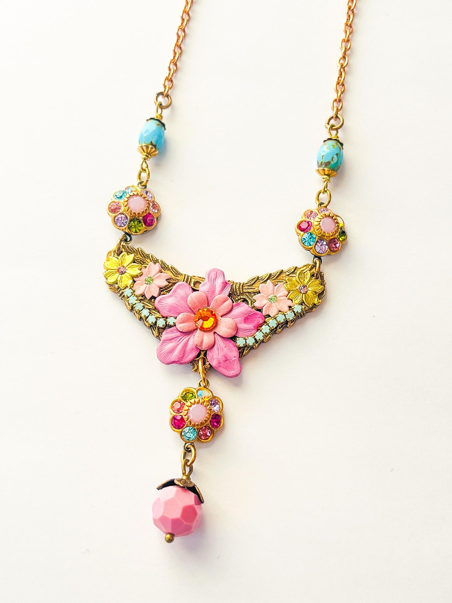 Rose d’Époque – Collar Floral Vintage con Cristales Swarovski
