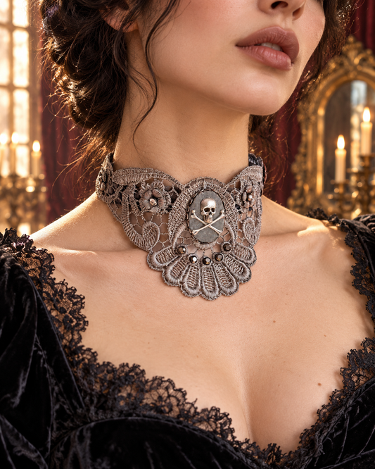 choker de encaje con camafeo calavera hecho a mano en chile