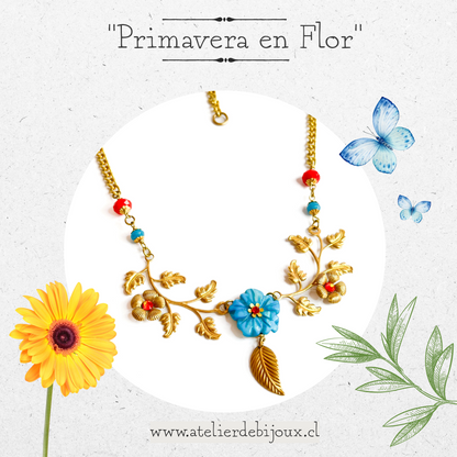 Collar Enredadera Floral con Flor de Nácar Azul