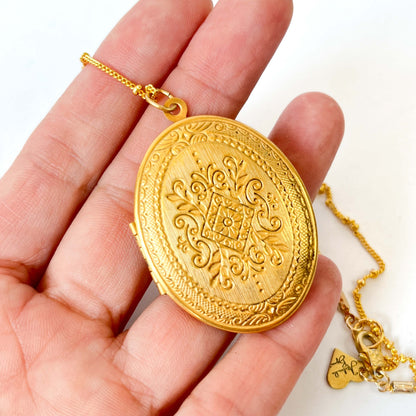 Collar con Relicario Dorado Antiguo de Miriam Haskell