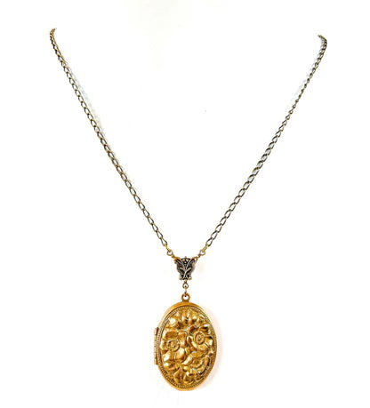 Collar Relicario Antiguo Grabado Floral – Pieza Única de Colección