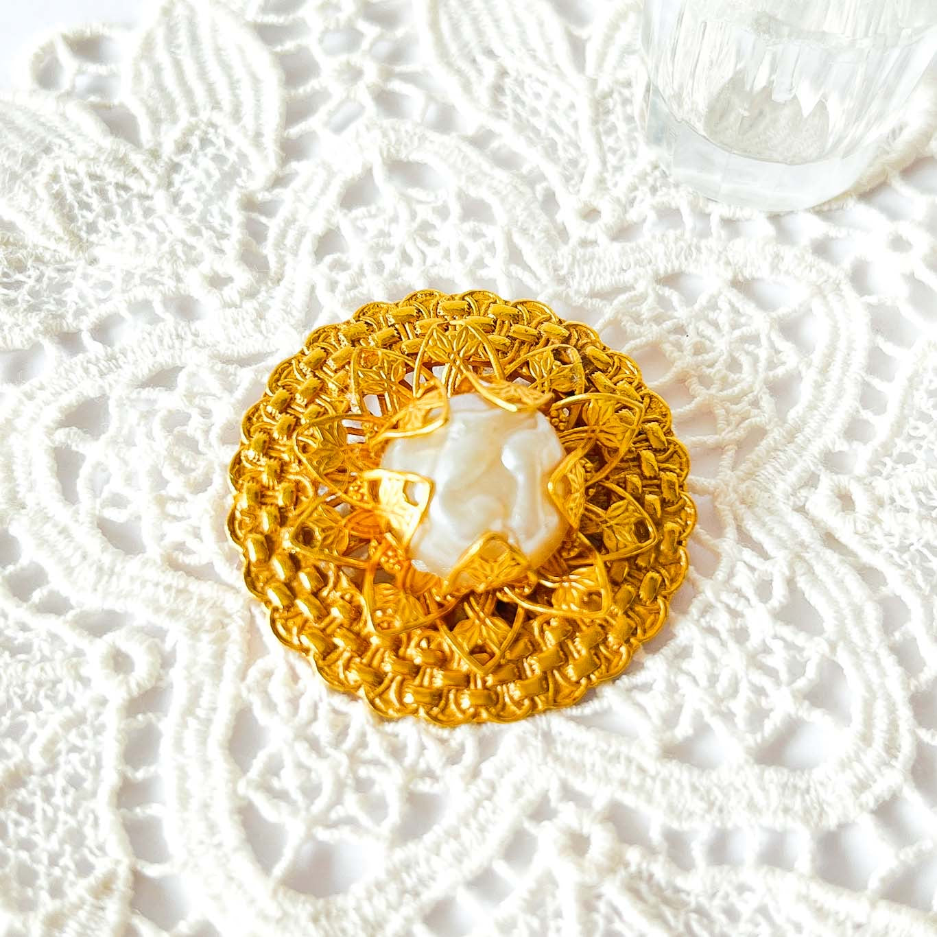 Hermoso Prendedor Dorado Vintage Miriam Haskell 