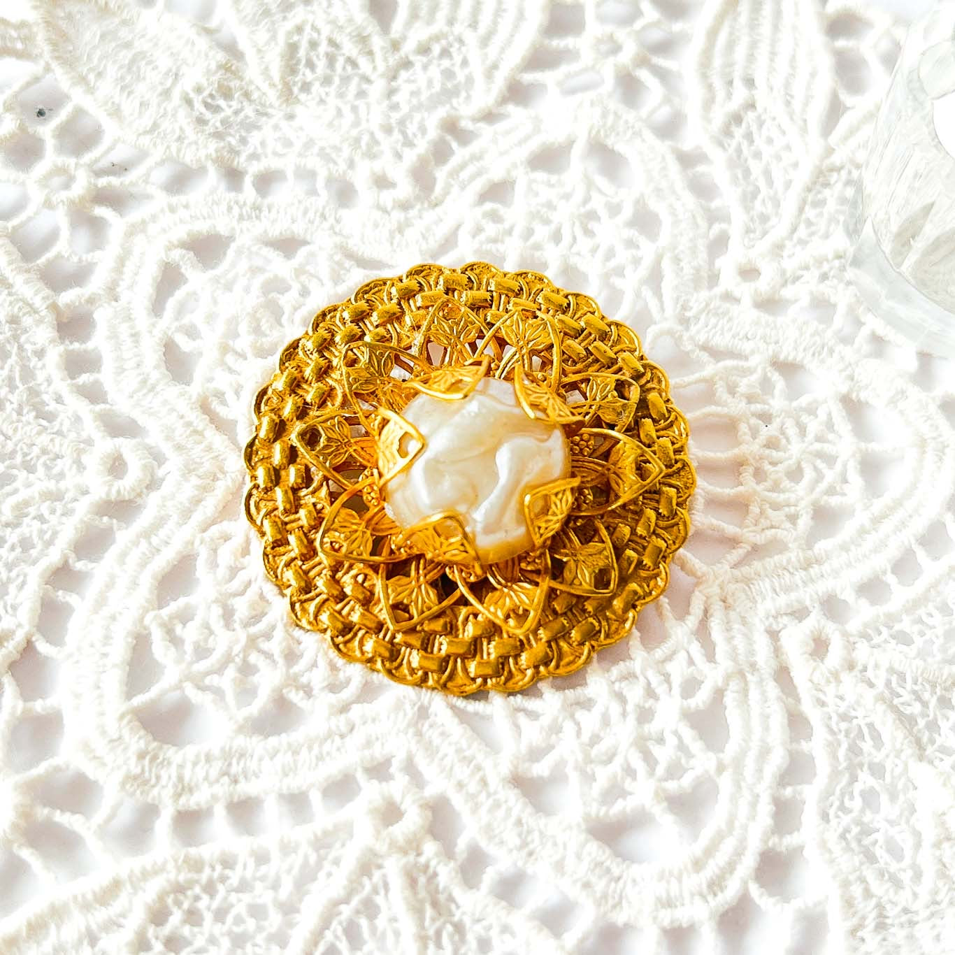 Prendedor Dorado Vintage Miriam Haskell 