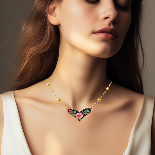 collar colgante corazón esmaltado