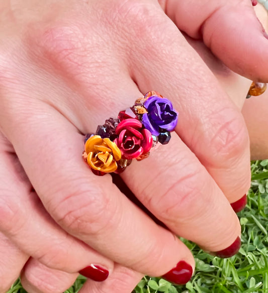 Anillo Trío de Rosas Morado Rojo Dorado