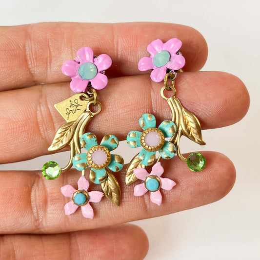 aros-florales-esmaltados-rosado-aguamarina-artesanales