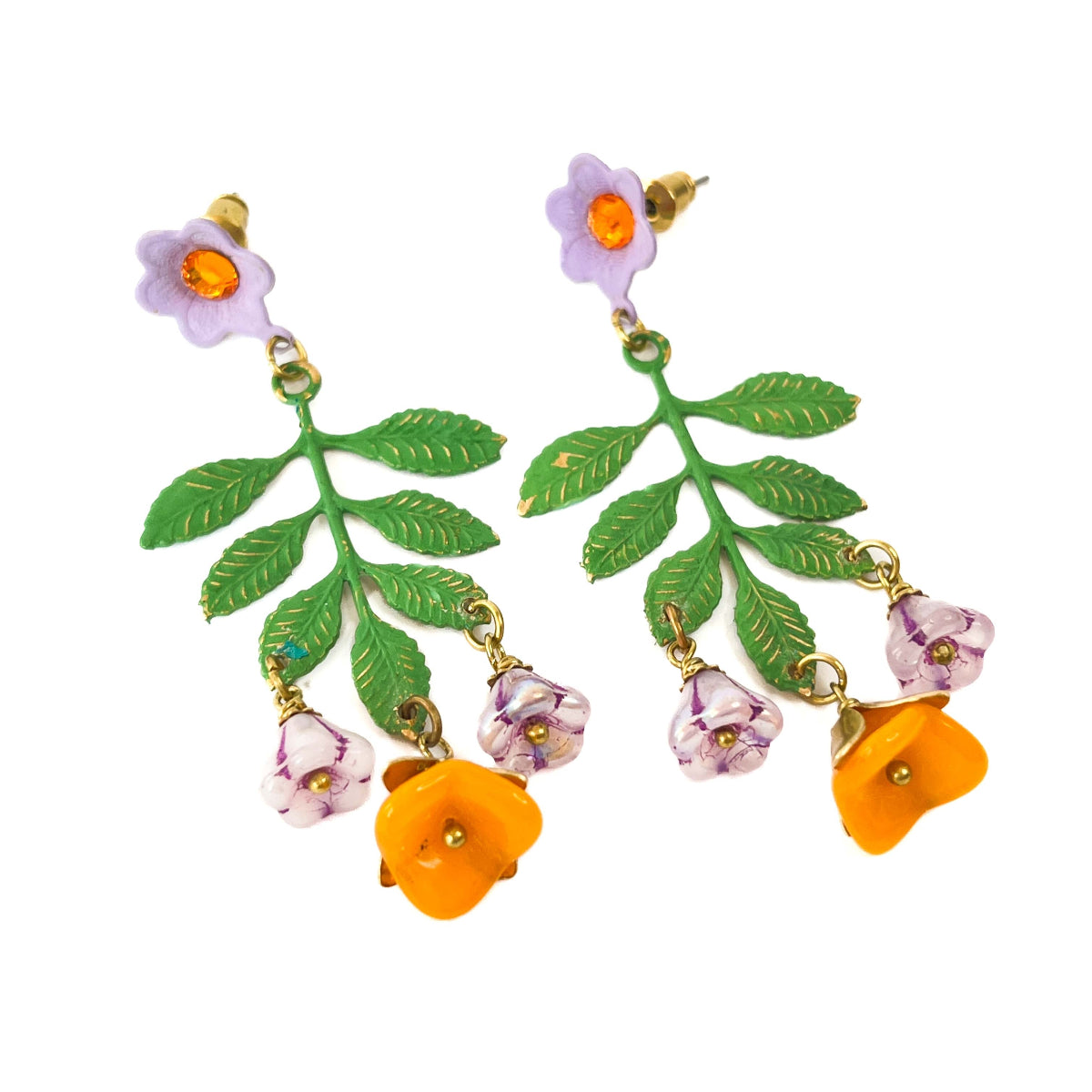 aros botánicos modernos pendientes verdes con flores