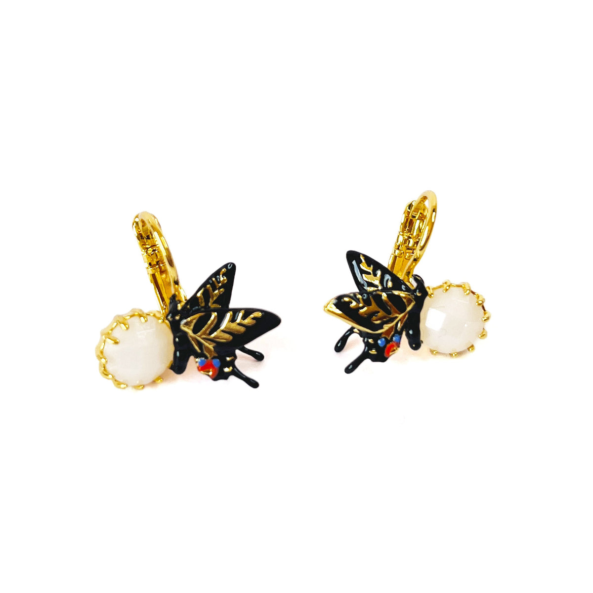 aros mariposa esmaltada bañada en oro