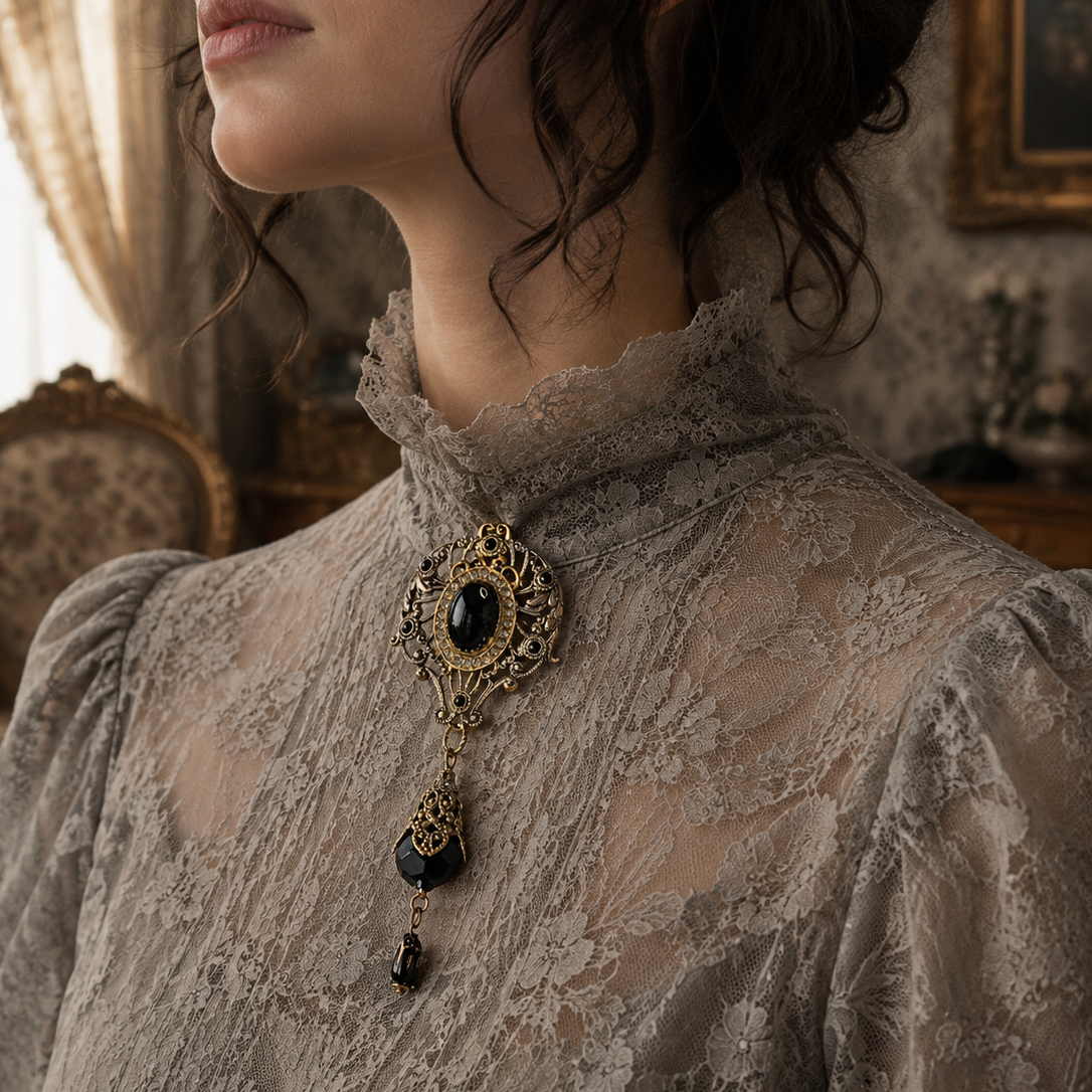 broche estilo victoriano con cristales negros