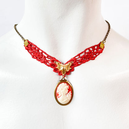 collar camafeo rojo