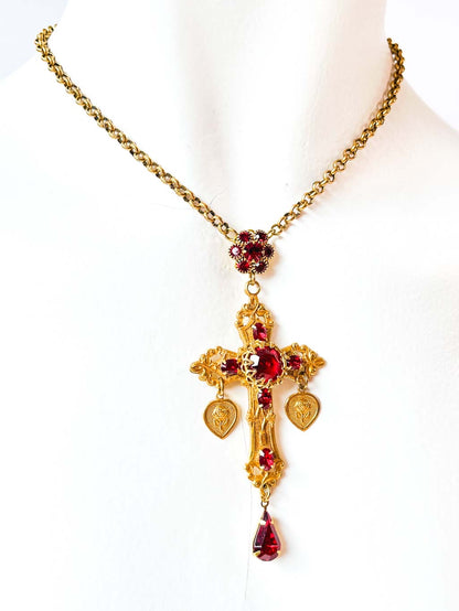 collar cruz maximalista mujer
collar statement dorado